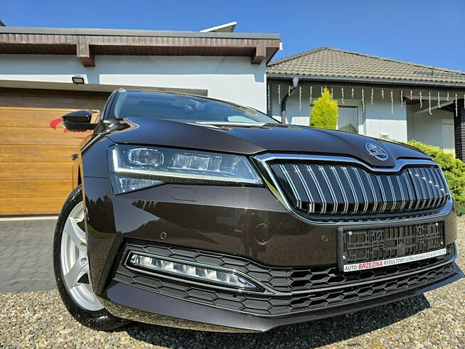 Škoda Superb serwis ASO, panorama, hak, FV23
