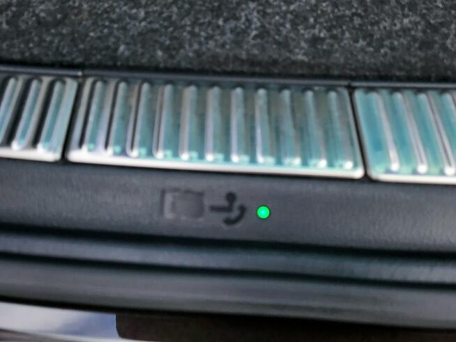 Škoda Superb serwis ASO, panorama, hak, FV23