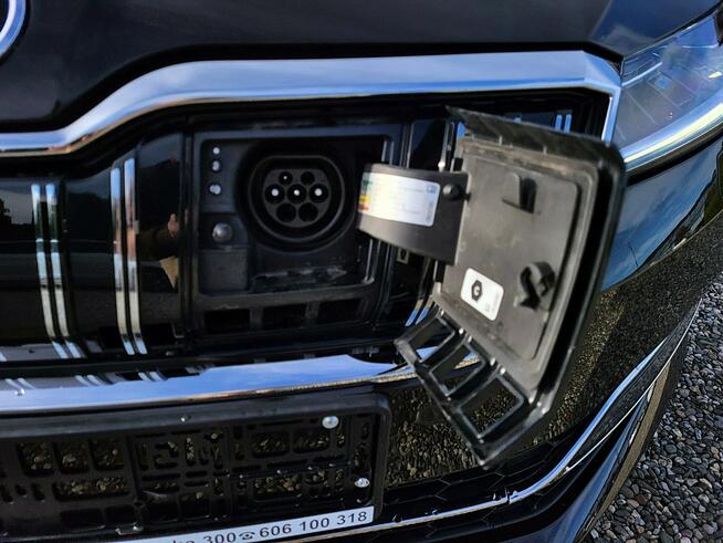 Škoda Superb serwis ASO, panorama, hak, FV23