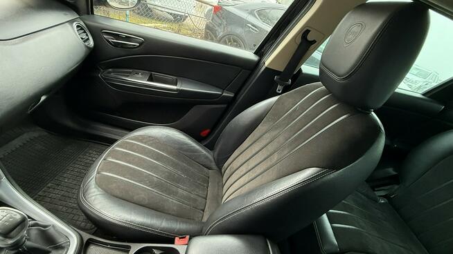 Lancia Delta 1.9 jtd 190KM skóry zamsz ledy xenon zadbana zamiana 1.r.gwarancji