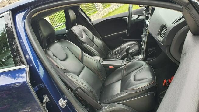 Volvo V40 2.0 D2 120KM # Ocean Race # NAVI # Xenon # Panorama # Skóra # IGŁA !!!