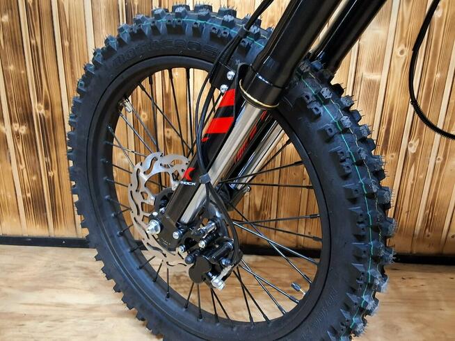 ASIX Inny XT 97 ASIX XT-97 CROSS kros o pojemności 300 z 26 konnym silnikiem HIT