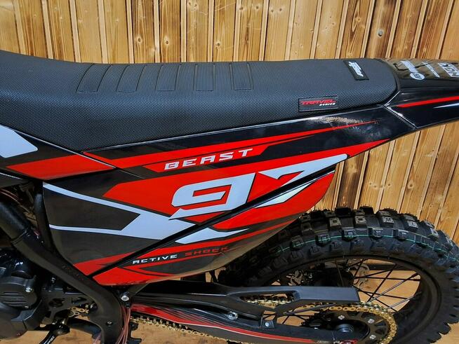 ASIX Inny XT 97 ASIX XT-97 CROSS kros o pojemności 300 z 26 konnym silnikiem HIT