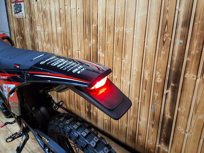 ASIX Inny XT 97 ASIX XT-97 CROSS kros o pojemności 300 z 26 konnym silnikiem HIT