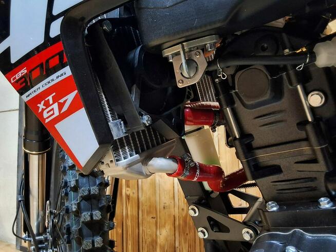 ASIX Inny XT 97 ASIX XT-97 CROSS kros o pojemności 300 z 26 konnym silnikiem HIT