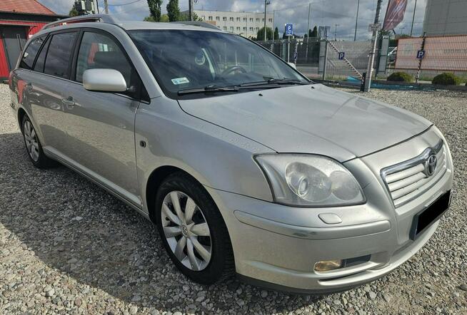 Toyota Avensis 1,8 benzyna