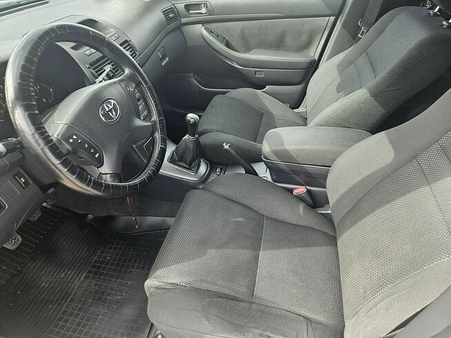 Toyota Avensis 1,8 benzyna