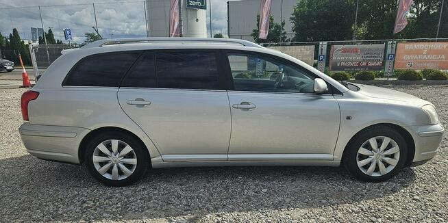 Toyota Avensis 1,8 benzyna