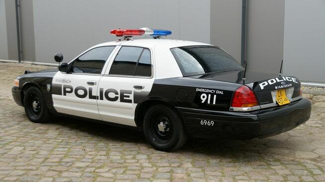 Ford Crown 4.6 V8 P71 Oryginał Klimatyzacja Stan BDB Zabytek LUXURYCLASSIC