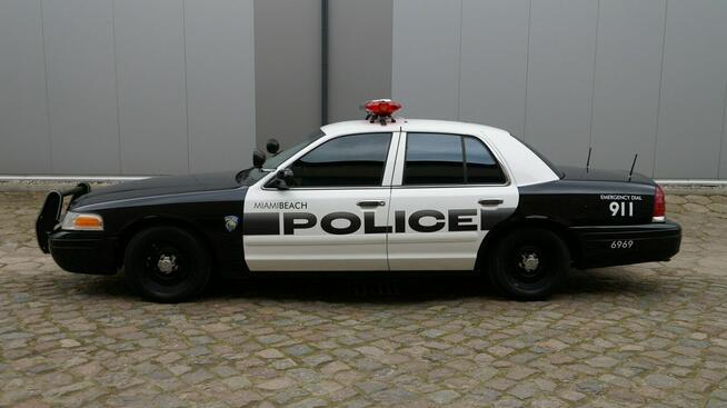 Ford Crown 4.6 V8 P71 Oryginał Klimatyzacja Stan BDB Zabytek LUXURYCLASSIC