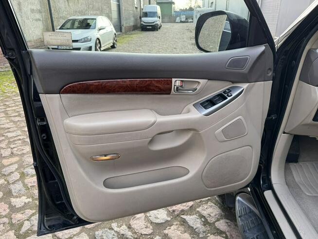 Toyota Land Cruiser 3.0 Diesel 4x4 Automat skóra 8-osób Hak Monitory Lift 2 cale