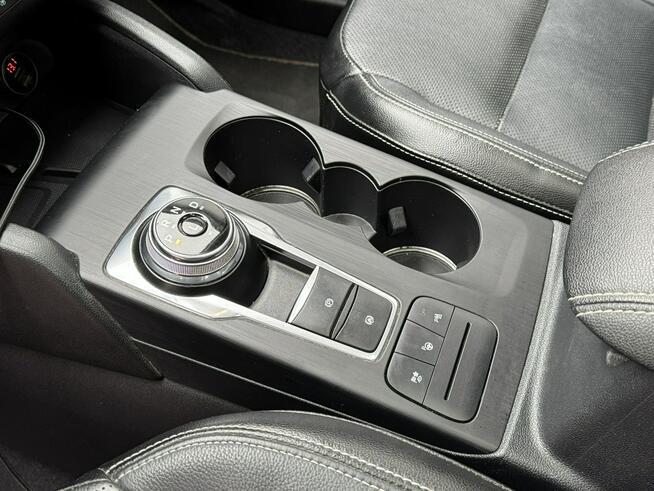 Ford Kuga TITANIUM 2.5 hybrid Skóra Automat Panorama Headup Kamera