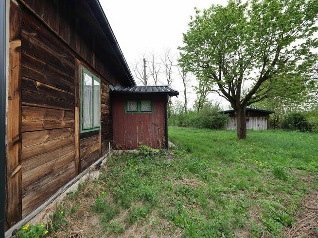 Mały domek w spokojnej okolicy