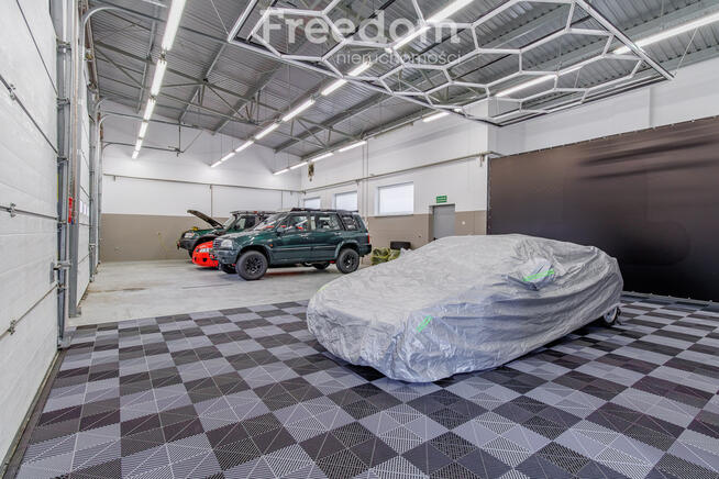 Biurowiec z halami przy autostradzie A4 w Tarnowie