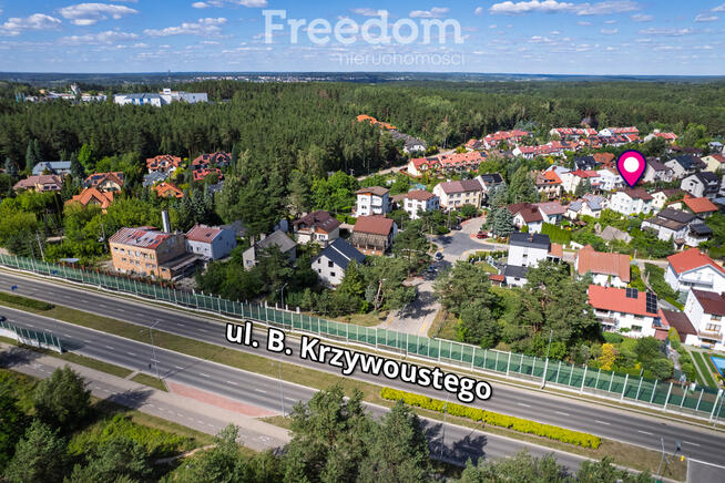 DOM w mieście, w sąsiedztwie lasu * os.Jaroszówka