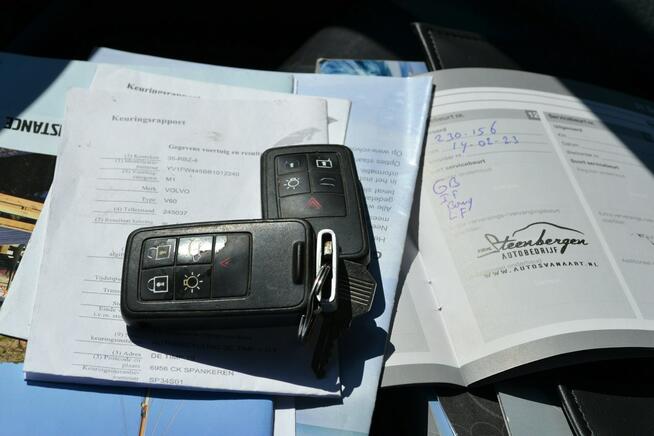 Volvo V60 Nawigacja*Climatronic*Serwis*LED*Automat 2.0T 203KM