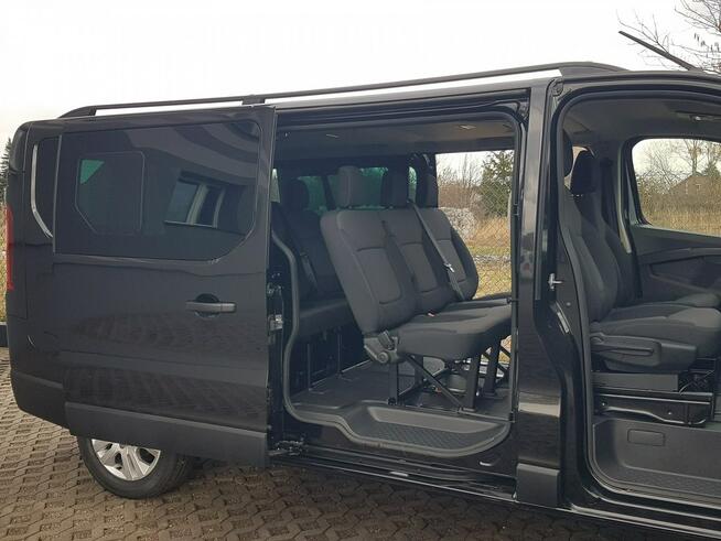 Renault Trafic 8 OSÓB 2xDRZWI BOCZNE PRZESUWNE DŁUGI BOGATE WYPOSAŻENIE