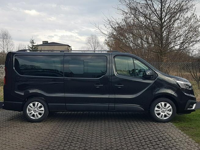 Renault Trafic 8 OSÓB 2xDRZWI BOCZNE PRZESUWNE DŁUGI BOGATE WYPOSAŻENIE