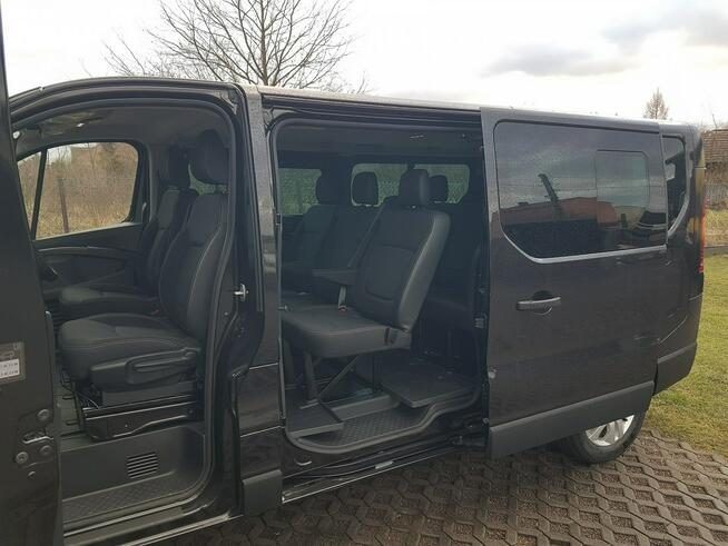 Renault Trafic 8 OSÓB 2xDRZWI BOCZNE PRZESUWNE DŁUGI BOGATE WYPOSAŻENIE