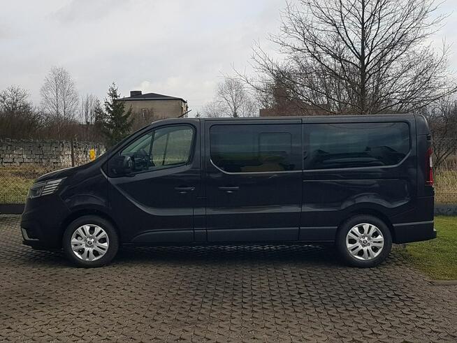 Renault Trafic 8 OSÓB 2xDRZWI BOCZNE PRZESUWNE DŁUGI BOGATE WYPOSAŻENIE