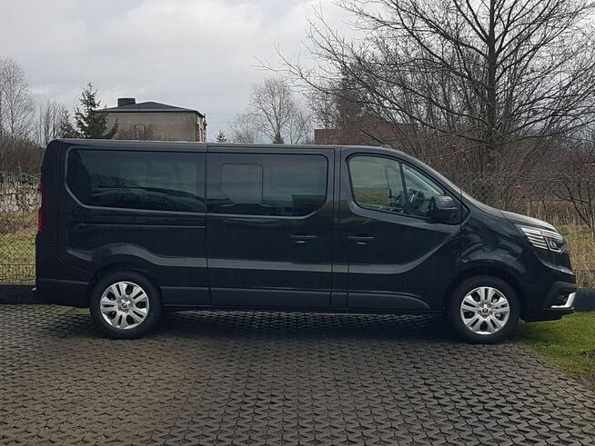 Renault Trafic 8 OSÓB 2xDRZWI BOCZNE PRZESUWNE DŁUGI BOGATE WYPOSAŻENIE
