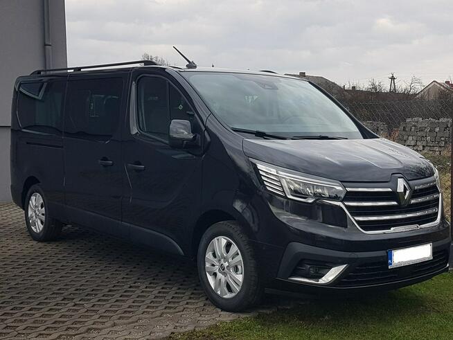 Renault Trafic 8 OSÓB 2xDRZWI BOCZNE PRZESUWNE DŁUGI BOGATE WYPOSAŻENIE