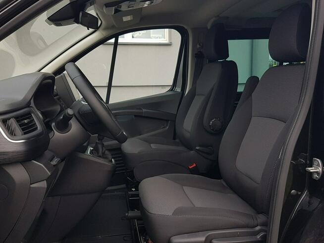 Renault Trafic 8 OSÓB 2xDRZWI BOCZNE PRZESUWNE DŁUGI BOGATE WYPOSAŻENIE