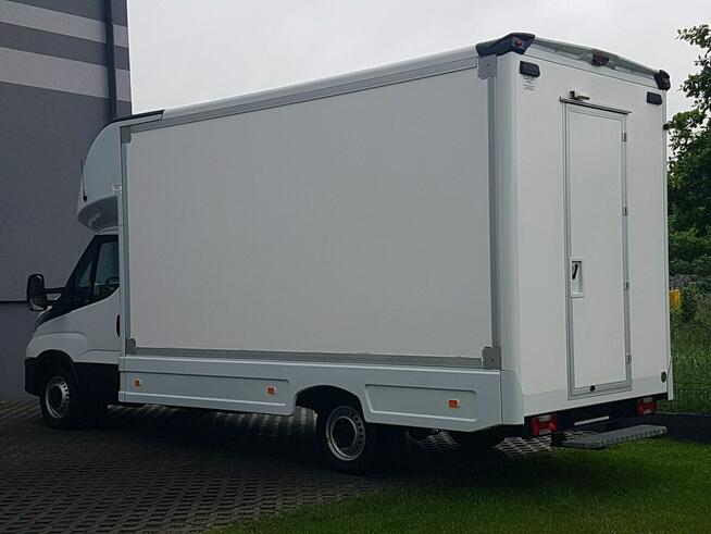 Iveco Daily KONTENER NISKOPODŁOGOWY 4,43x2,23x2,42 SKLEP BAR FOODTRUCK KAMPER AC