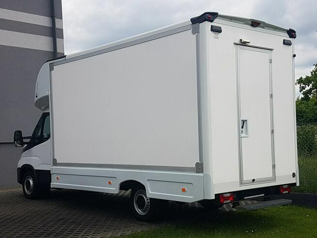 Iveco Daily KONTENER NISKOPODŁOGOWY 4,43x2,23x2,42 SKLEP BAR FOODTRUCK KAMPER AC