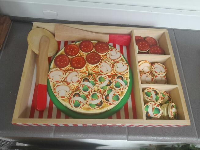 sprzedam stolik dziecięcy IKEA