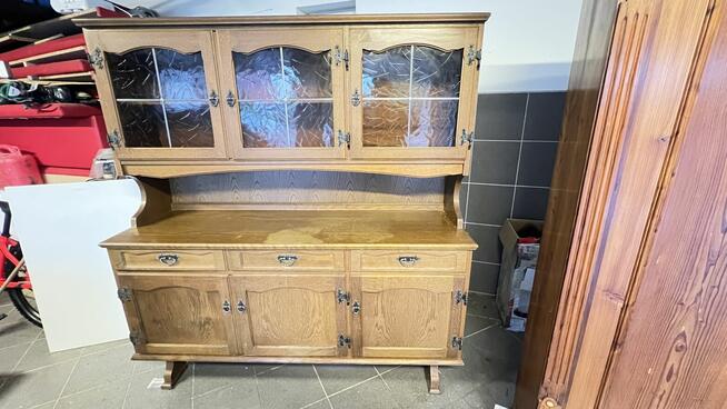 Stary solidny kredens