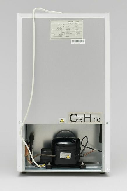 Lodówka 91 L (tzw. hotelowa) firmy Manta