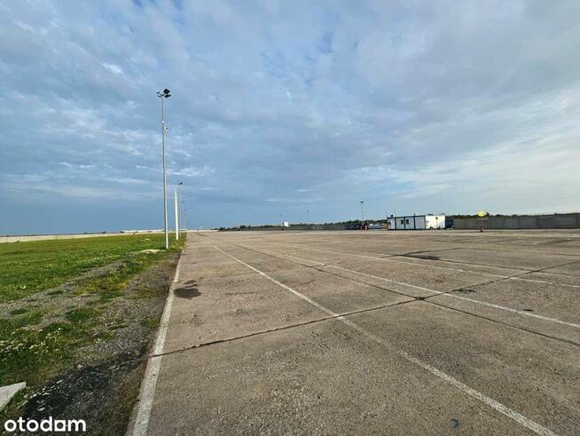 Wybetonowane ogrodzone działki przy A4 od 0,5 ha