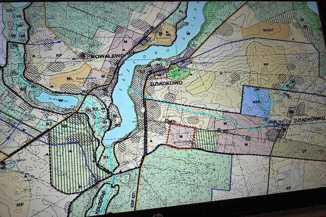 Jezioro 100m; las; Kraina lasów i jezior