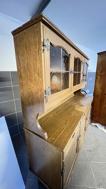 Stary solidny kredens