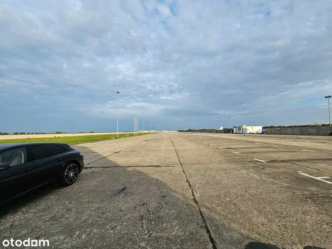 Wybetonowane ogrodzone działki przy A4 od 0,5 ha