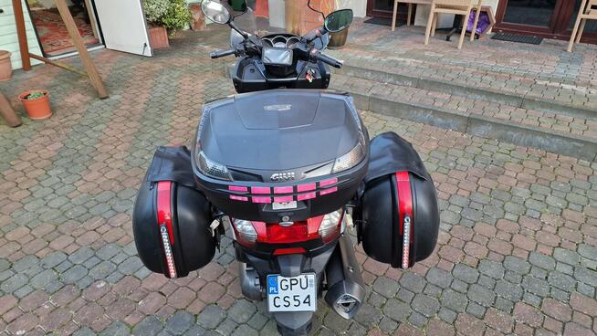 Kymco Downtown 300i, kufry boczne, Led, KAT B