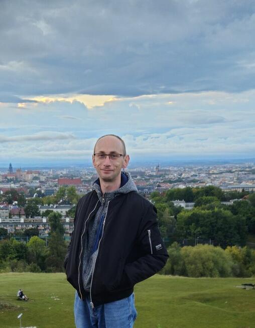 Singiel pozna singielkę.