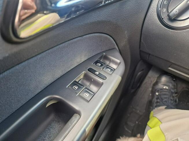 Volkswagen Touran 2.0 TDI 136 KM, Automat DSG, Klimatyzacja, Grzane Fotele, Nawigacja