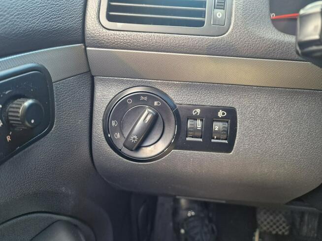 Volkswagen Touran 2.0 TDI 136 KM, Automat DSG, Klimatyzacja, Grzane Fotele, Nawigacja