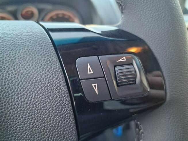 Opel Corsa 1.4 Benzyna 90 KM, Klimatyzacja, Komputer, Isofix, Dwa Klucze,