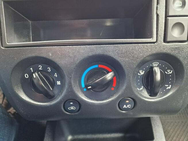 Ford Fiesta 1.3 Benzyna 60 KM, Kliamtyzacja, Alufelgi, USB, AUX, Lakier Metaliczny