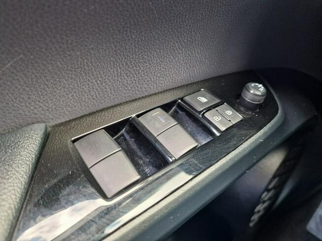 Toyota Prius 1.8 Hybryda 122 KM, Kamera, Bluetooth, Automat, Full LED, Klima, Alu