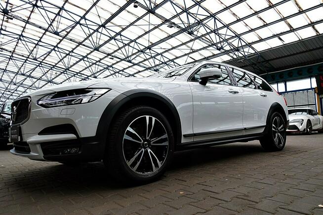 Volvo V90 Cross Country HARMAN/kardon MASAŻE 3Lata GWAR I-wł Kraj Bezwypad D5 235KM 4x4 FV23%