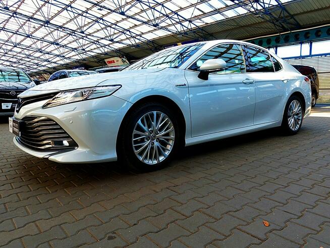 Toyota Camry EXECUTIVE Biała Perła GWARANCJ Skóra Led+ACC+Navi 1wł Kraj Bezwyp F23%