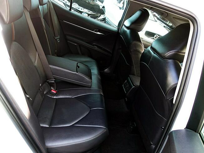 Toyota Camry EXECUTIVE Biała Perła GWARANCJ Skóra Led+ACC+Navi 1wł Kraj Bezwyp F23%