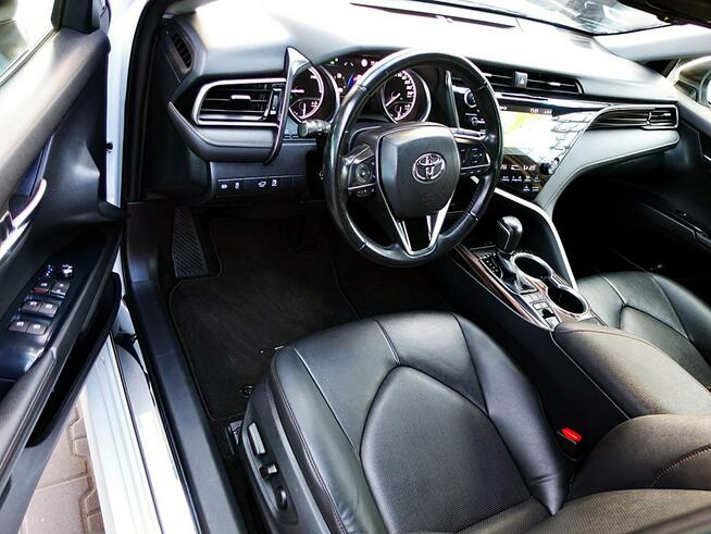 Toyota Camry EXECUTIVE Biała Perła GWARANCJ Skóra Led+ACC+Navi 1wł Kraj Bezwyp F23%