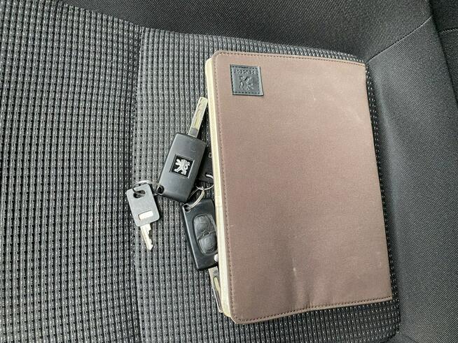 Peugeot 5008 Benzyna, hak, opony wielosezonowe, 5 miejsc, tempomat, isofix,czujniki