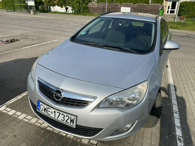 Opel Astra Oszczędny Diesel, klimatyzacja, niski przebieg, 8 airbag, isofix