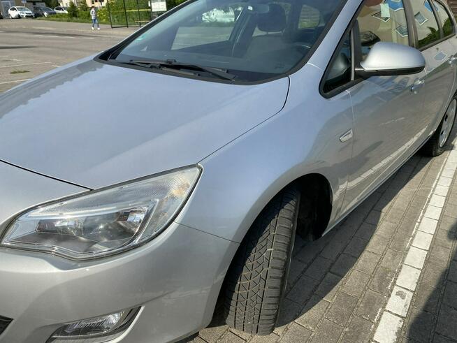 Opel Astra Oszczędny Diesel, klimatyzacja, niski przebieg, 8 airbag, isofix